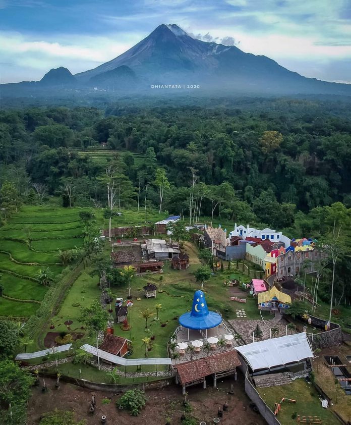 merupakan tempat wisata yang paling banyak dikunjungi, karena konsep dari tempat wisata ini yaitu sebagai tempat wisata edukasi dan instagramable