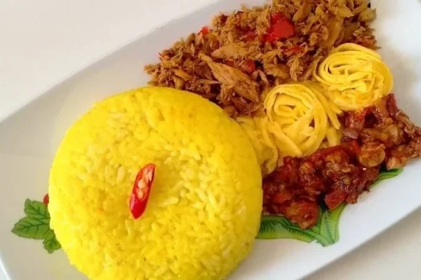 Mengenal Sejarah dan Makna Nasi Kuning