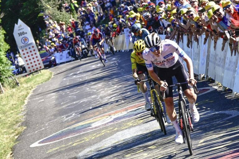 Pebalap Sepeda Tour de France Didenda Rp 3,6 Juta