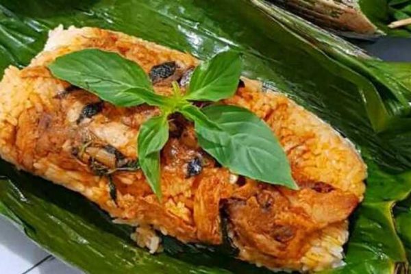 Nasi Bakar: Masakan Indonesia dengan Cita Rasa dan Aroma Daun yang Khas