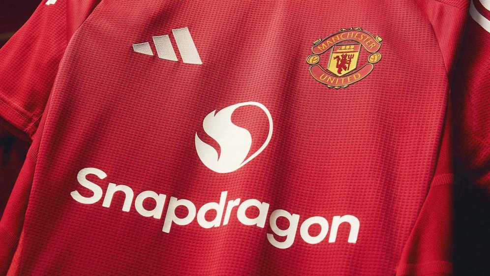 Jersey yang Dipakai Manchester United Musim 2024/2025